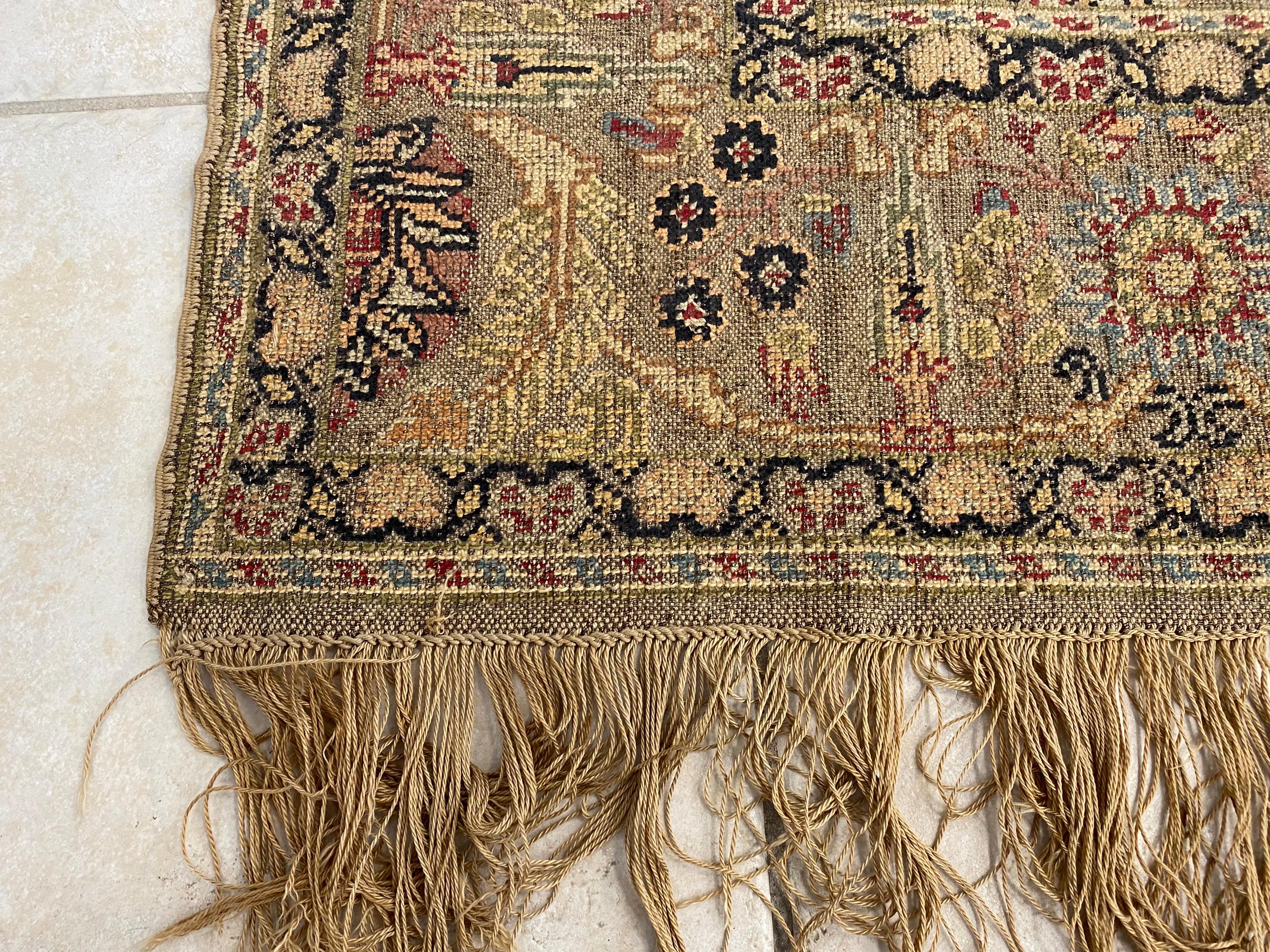 Antiker, geblümter, türkischer Kaysari-Teppich aus Seide und Metallfaden aus dem späten 19. Jahrhundert (Spätes 19. Jahrhundert) im Angebot