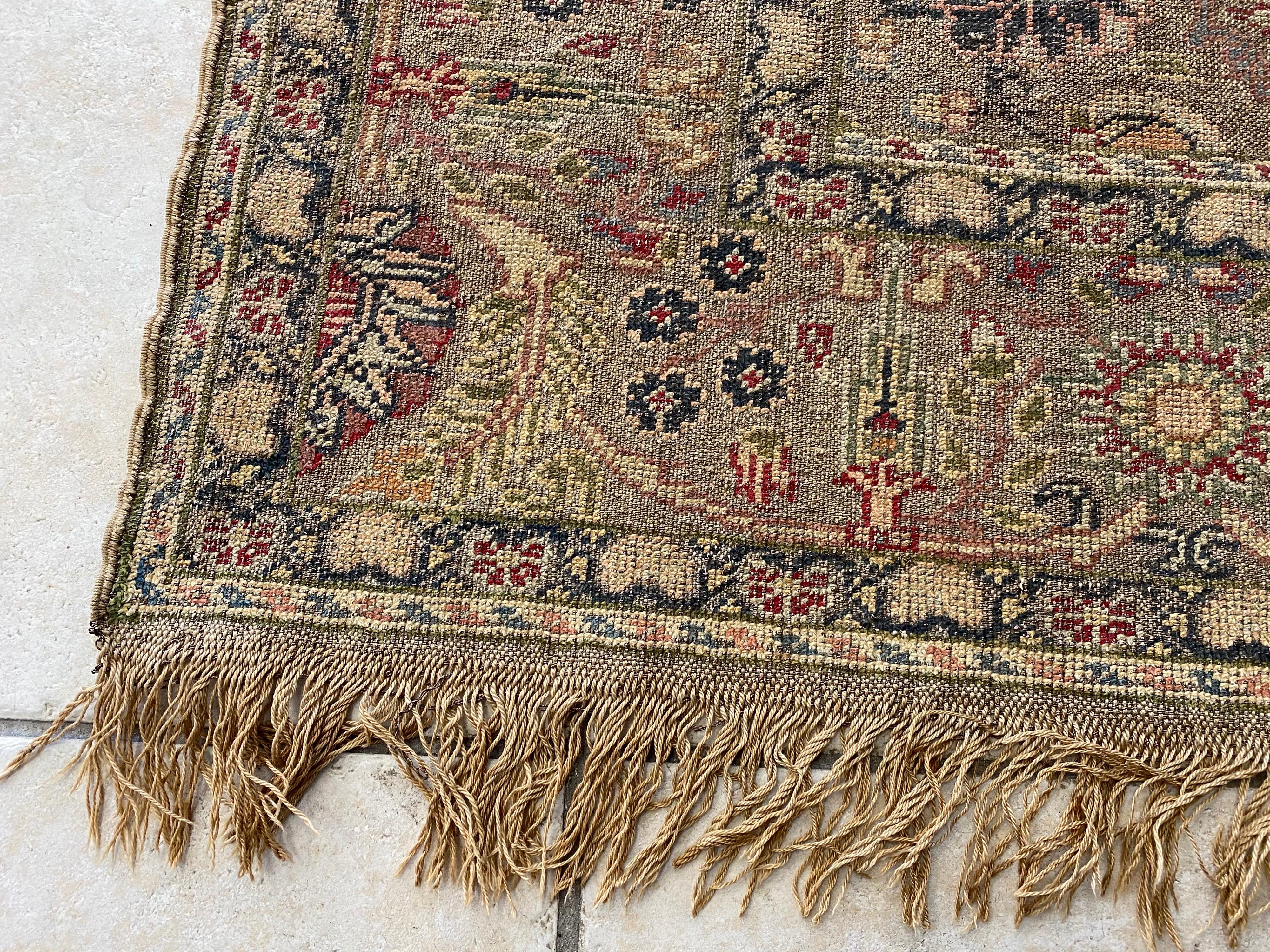Antiker, geblümter, türkischer Kaysari-Teppich aus Seide und Metallfaden aus dem späten 19. Jahrhundert (Wandteppich) im Angebot