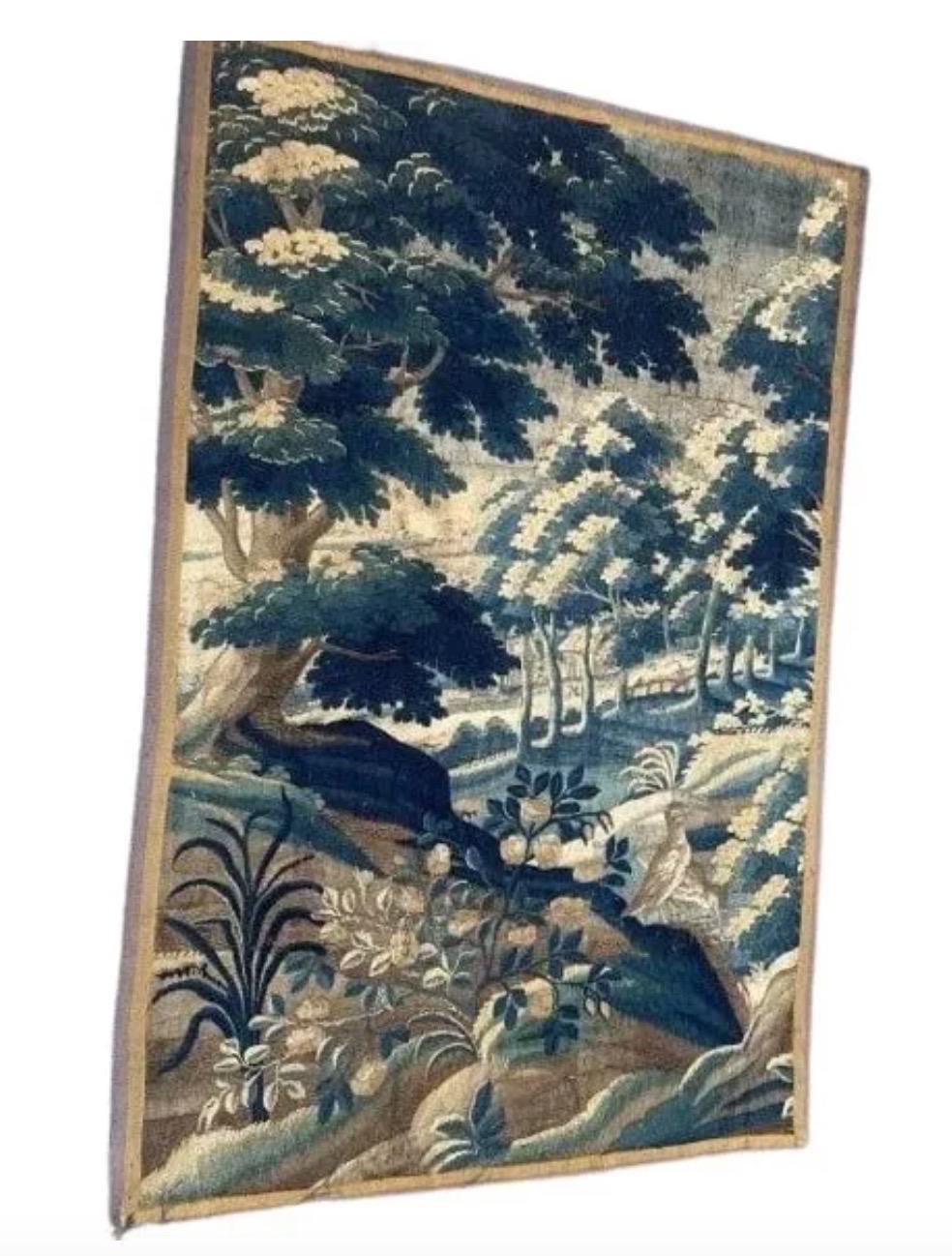 Antiker grüner flämischer Verdure-Wandteppich mit Vögeln aus dem 17. im Zustand „Gut“ im Angebot in New York, NY