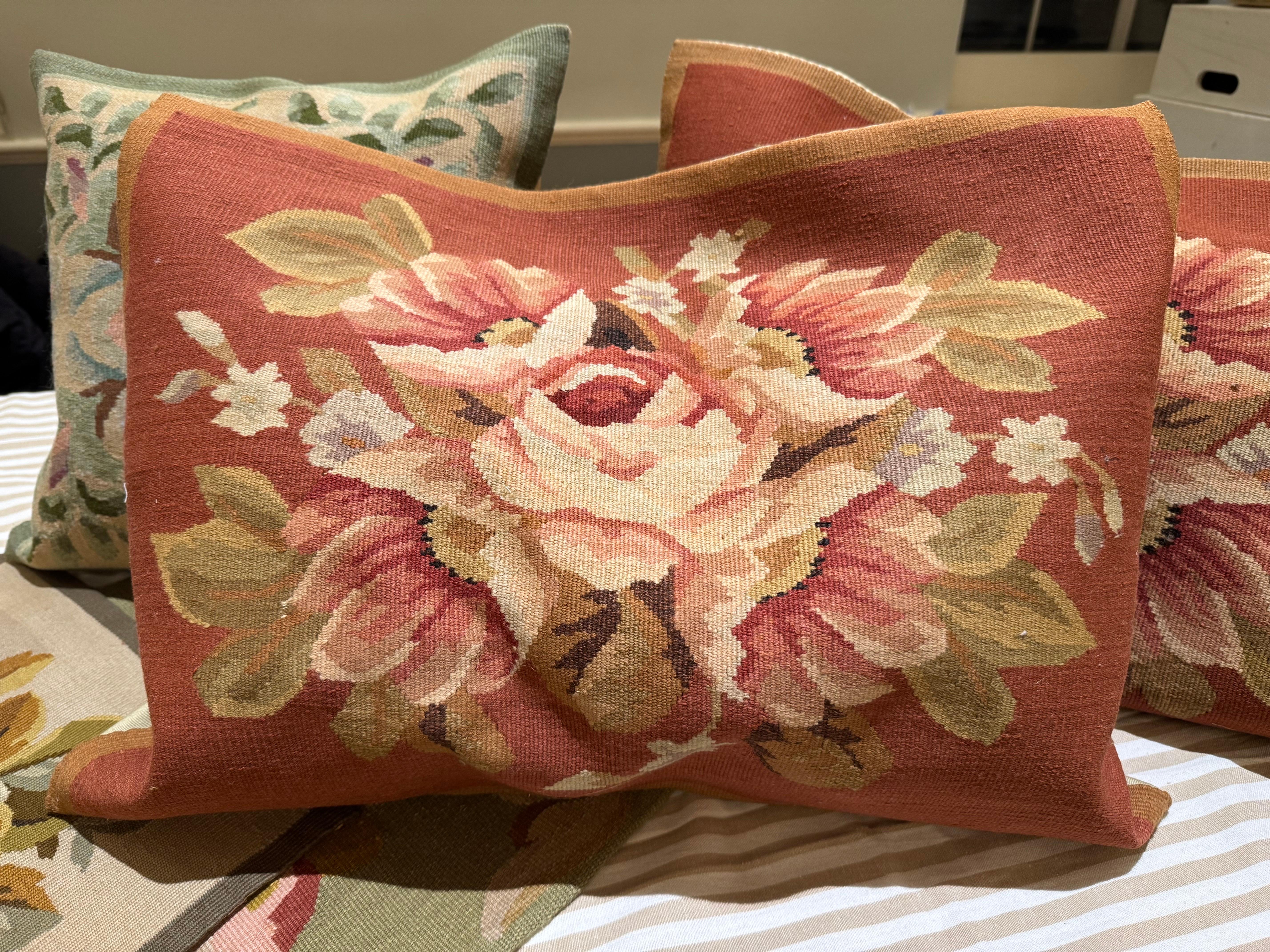 Taie d
oreiller de style provincial français à aiguilles et à fleurs