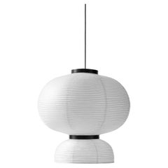 Formakami JH5, bianco avorio, ciondolo di Jaime Hayon per &Tradition