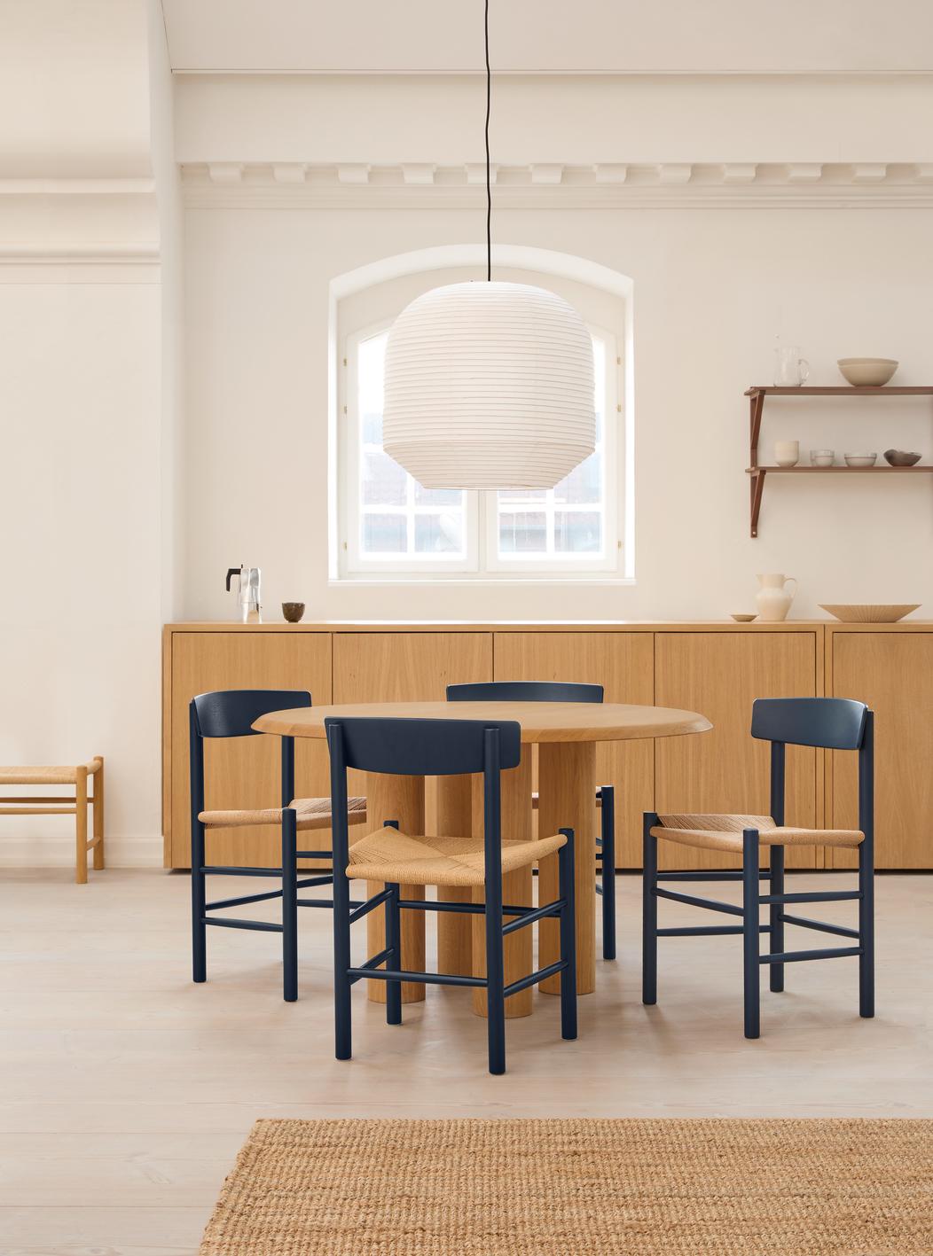 Versatile and iconic, the J39 is recognized for its timeless appeal and lasting durability.
Designed by Børge Mogensen and launched in 1947, it has been in continuous production for more than 75 years, and has been used in private homes, brasseries