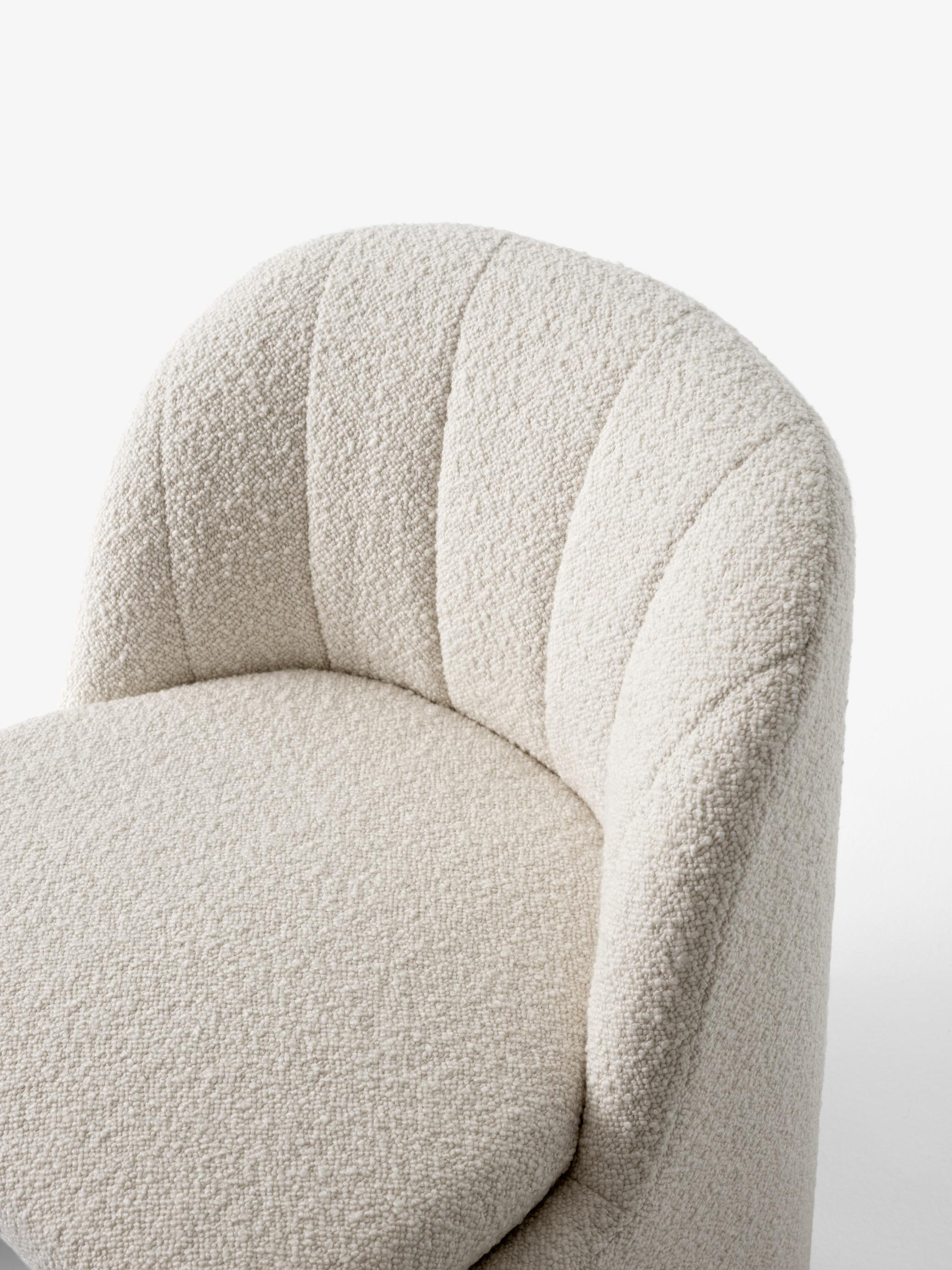 Lituanien Paire de fauteuils club A107, Dedar -Karakorum 001 par Space Copenhagen pour AT&T en vente