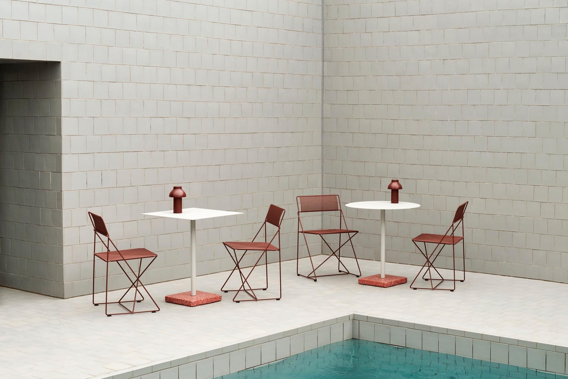 Acier Ensemble de 4 chaises Steel-Line en acier poudré rouge de Niels Jørgen Haugesen en vente