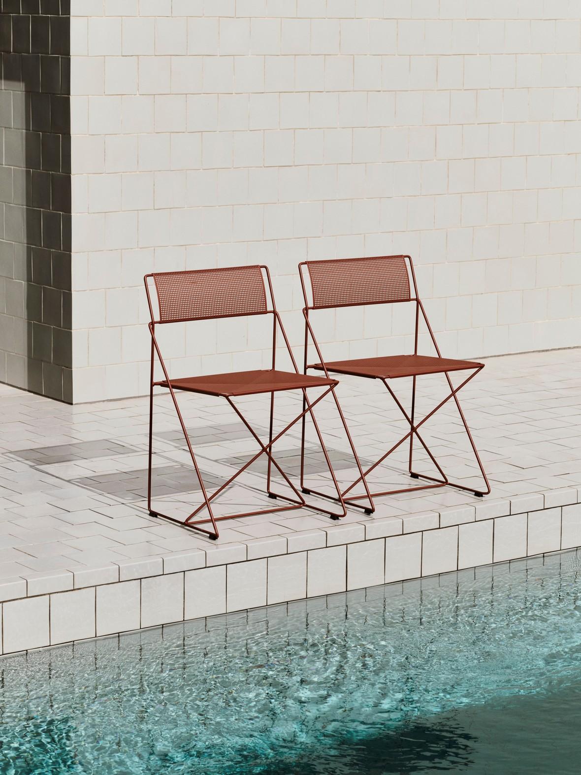Ensemble de 4 chaises Steel-Line en acier poudré rouge de Niels Jørgen Haugesen en vente 1