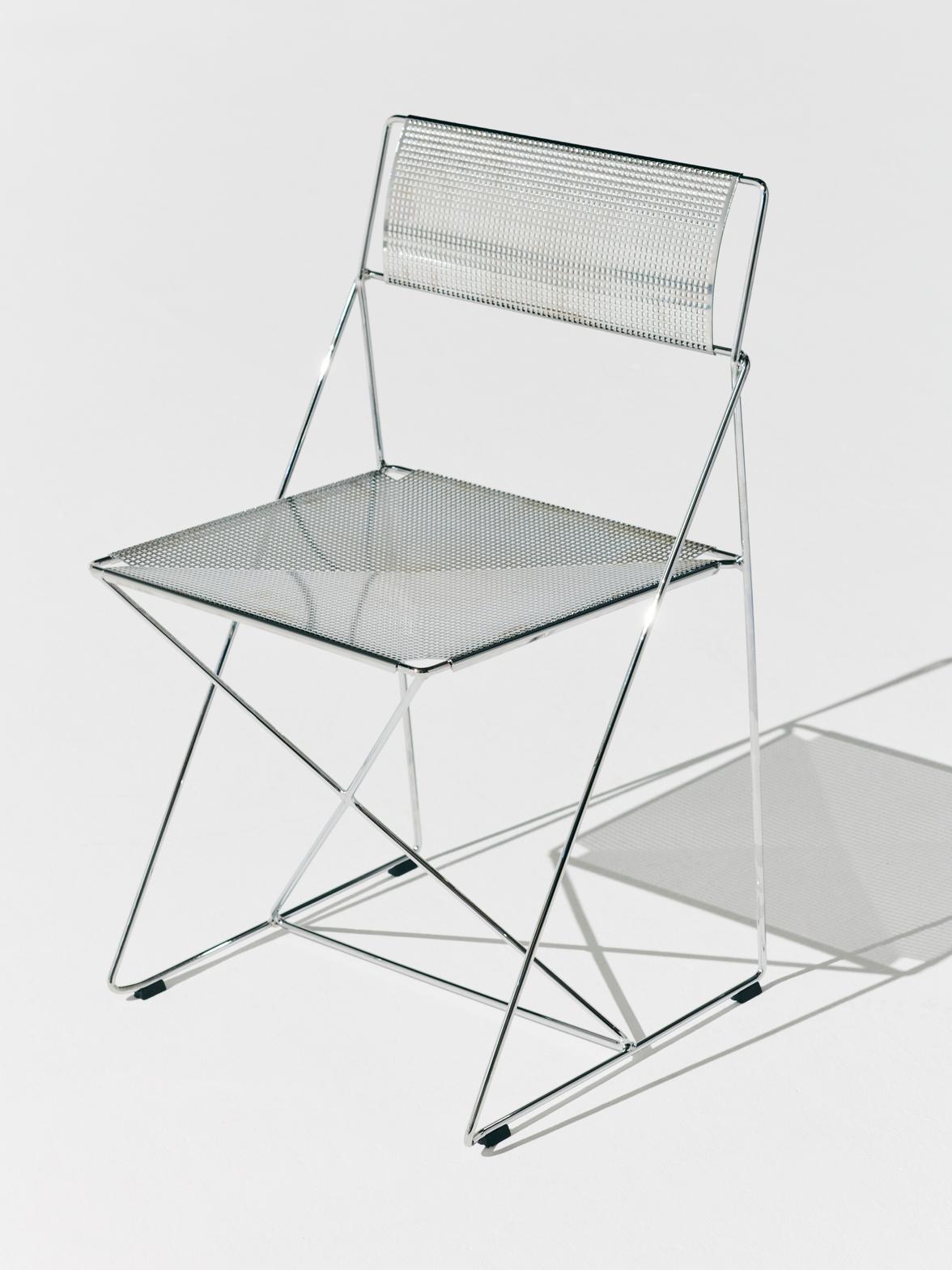 XXIe siècle et contemporain Lot de 4 chaises d'intérieur X-Line Chromed Base & Seat/Back by Niels Jørgen Haugesen en vente