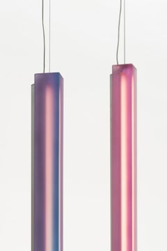 Lampada a sospensione Ray, H 150 cm, di Draga & Aurel, in resina, alluminio e LED, 21st Century