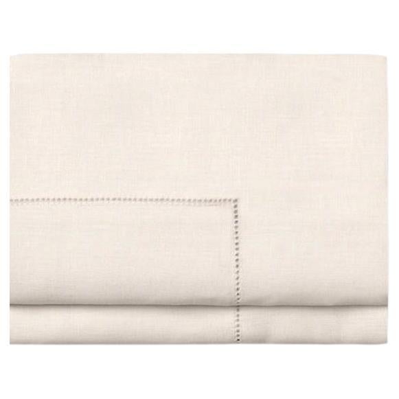 Parure de lit Tarascona Premium Linen de Marta Ferri. 
Fabriqué en Italie par Molteni&C exclusivement 

Tarascona est une parure de lit en lin de qualité supérieure, fabriquée à partir d'un matériau tissé de manière impeccable, créant une brillance