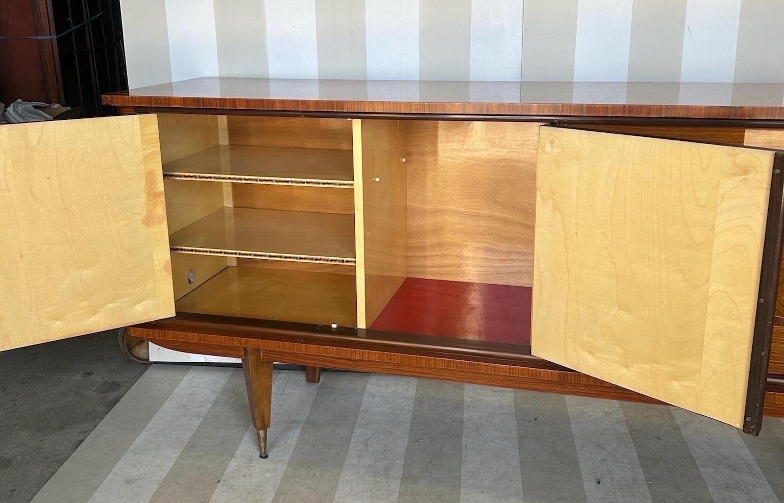 Credenza francese del Medioevo con interni attrezzati in vendita 5
