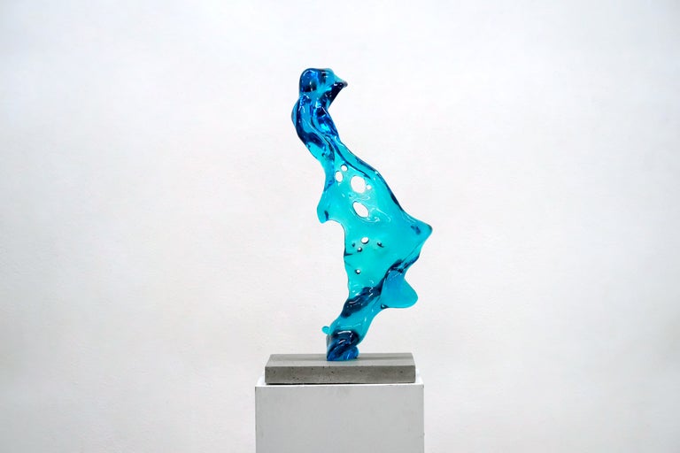 Transparente blaue Kunstharz-Skulptur in Aqua Lucis im Angebot bei 1stDibs