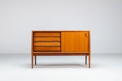 Bosteels Meubelen – einzigartiges kleines Sideboard aus Nussbaumholz, Belgien, 1960