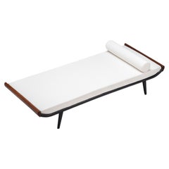 Dick Cordemeijer Cleopatra daybed for Auping in white fabric Netherlands 1954
