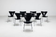 Arne Jacobsen set of eight 3107 Butterfly dining chairs Fritz Hansen Denmark 196