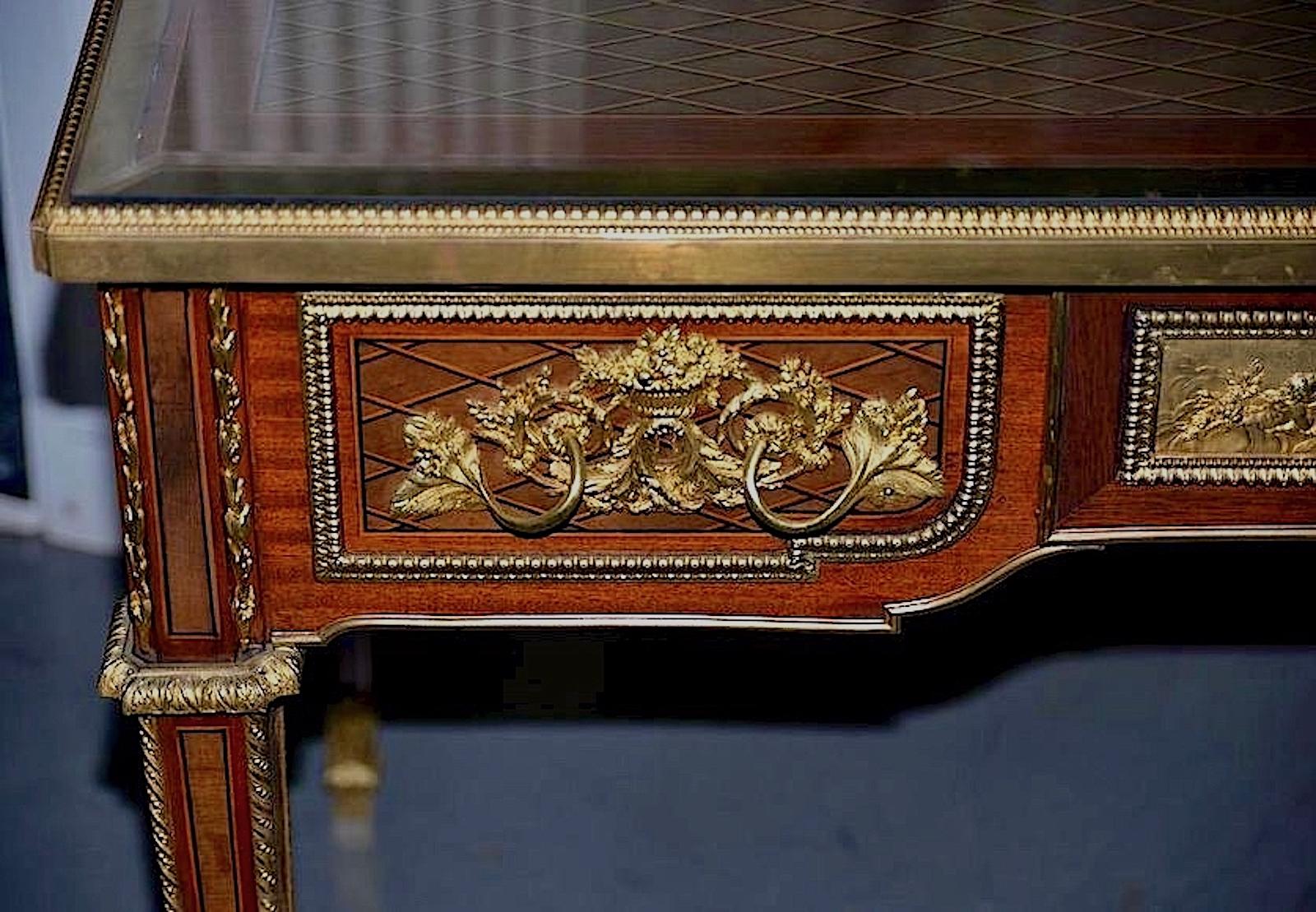 Assiette de bureau Louis XVI en parqueterie d'acajou doré en vente 2