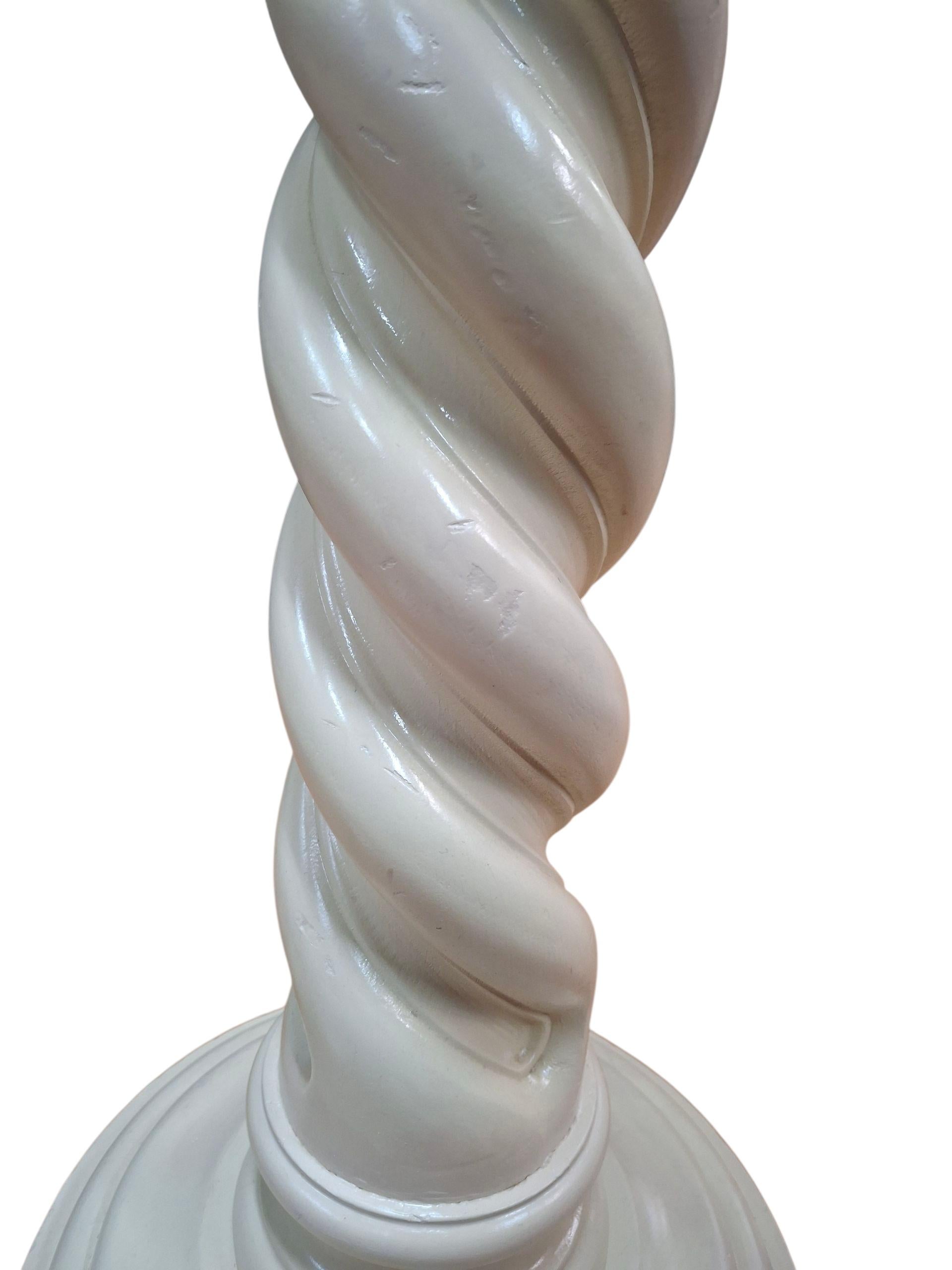Lámpara de pie Barley Twist de madera maciza de mediados de siglo en Bueno estado para la venta en San Francisco, CA