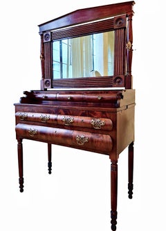 Early 19th-century American Empire Dressing Table with Flame Mahogany Veneer
