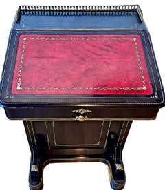 Compact Late 19th-century Victorian Davenport Desk
