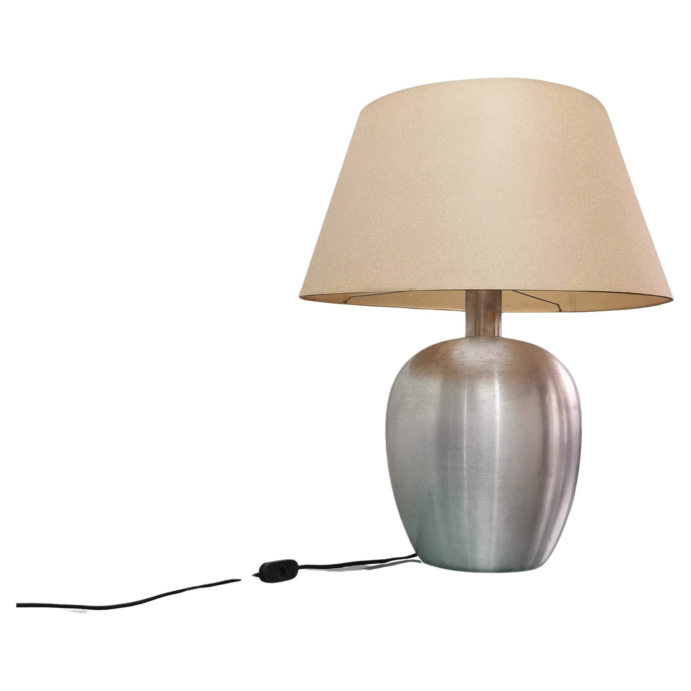 Lámpara de mesa Midcentury Tela Aluminio cepillado Diseño italiano Años 70