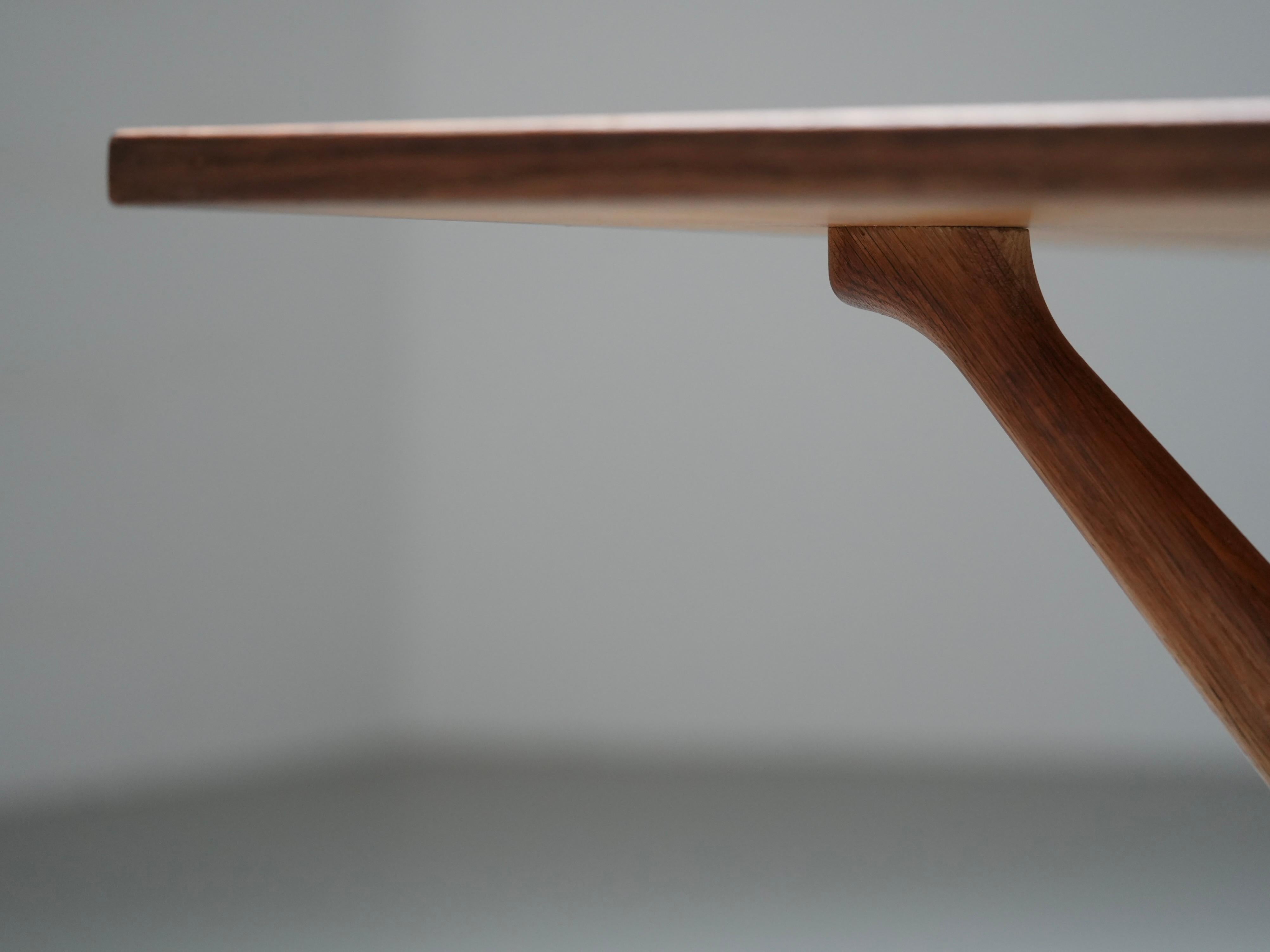 Milieu du XVIIe siècle Table de salle à manger 303 en Oak Oak et métal, Hans Wegner by Andreas Tuck, Danemark, années 1950 en vente