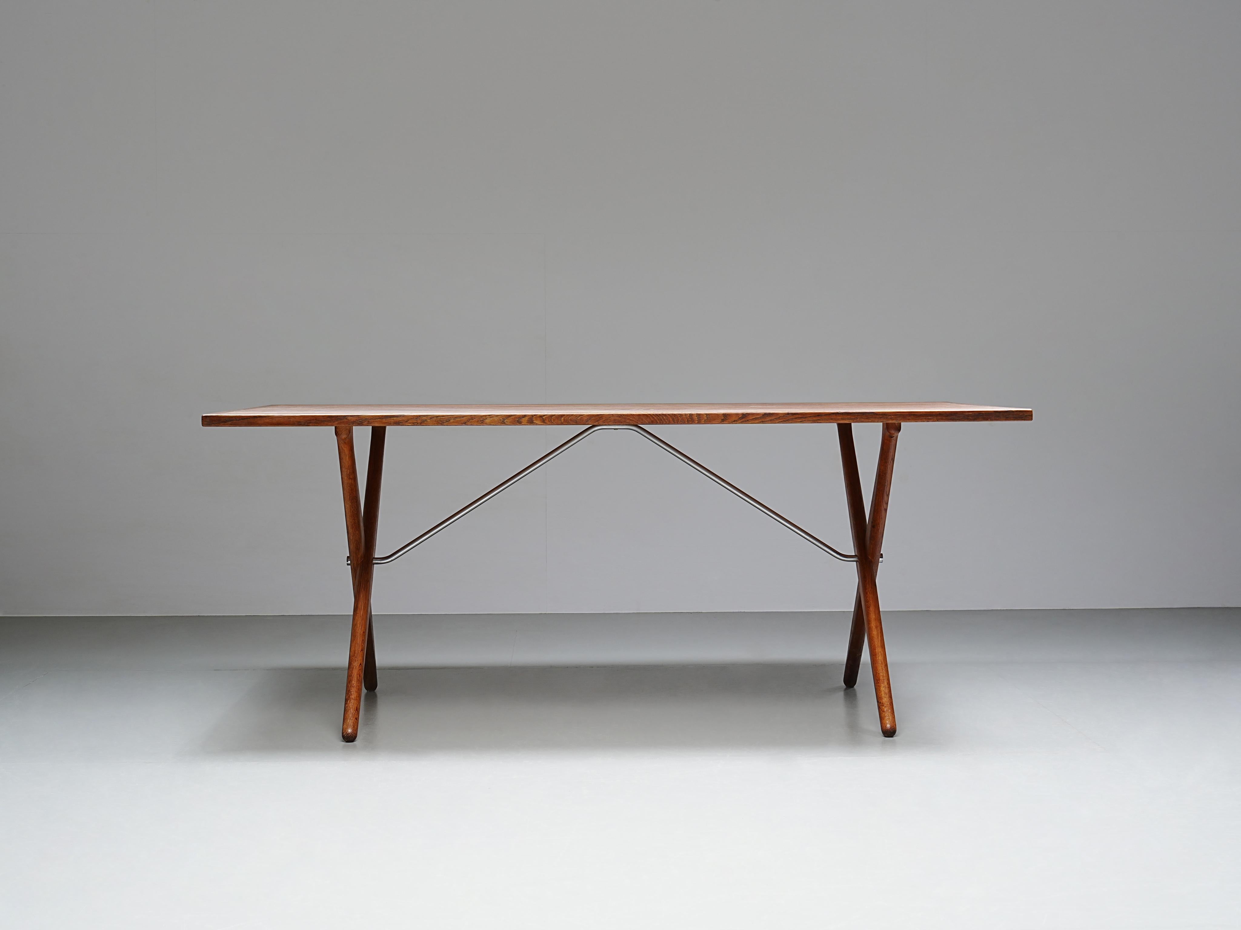 Danois Table de salle à manger 303 en Oak Oak et métal, Hans Wegner by Andreas Tuck, Danemark, années 1950 en vente