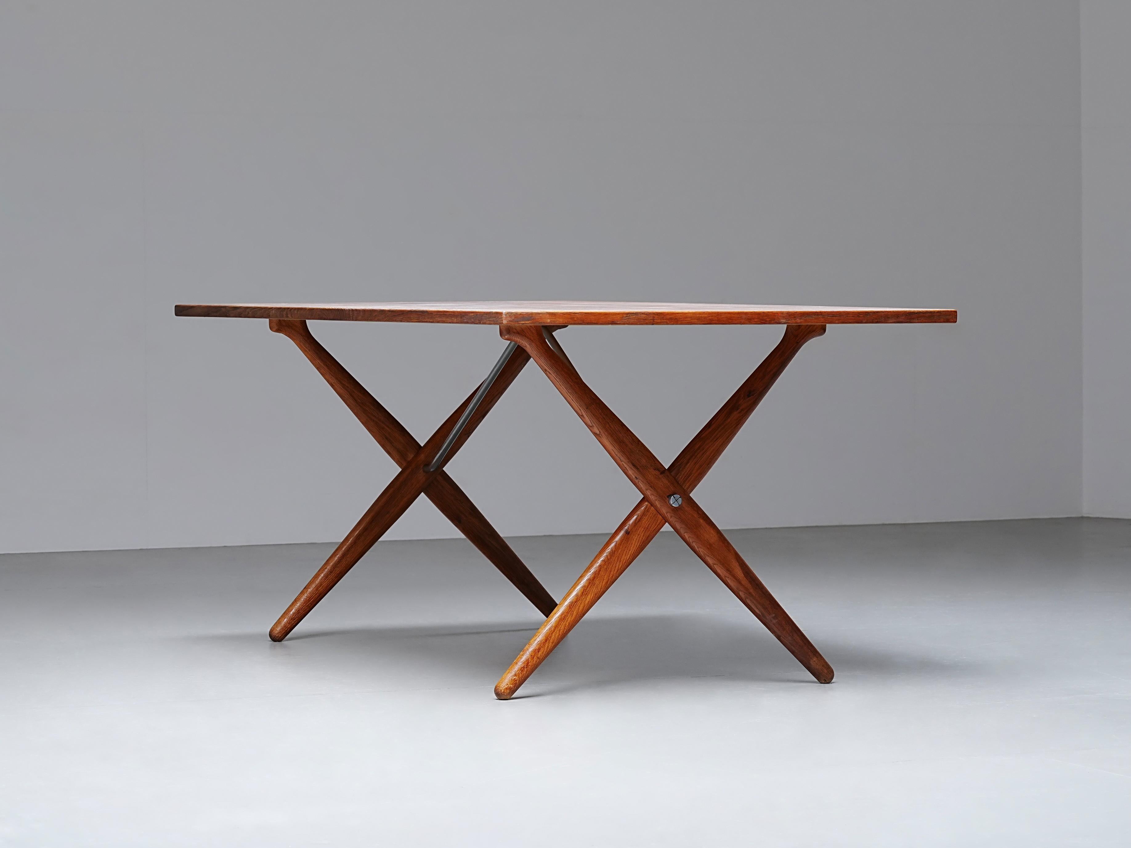 Scandinave moderne Table de salle à manger 303 en Oak Oak et métal, Hans Wegner by Andreas Tuck, Danemark, années 1950 en vente