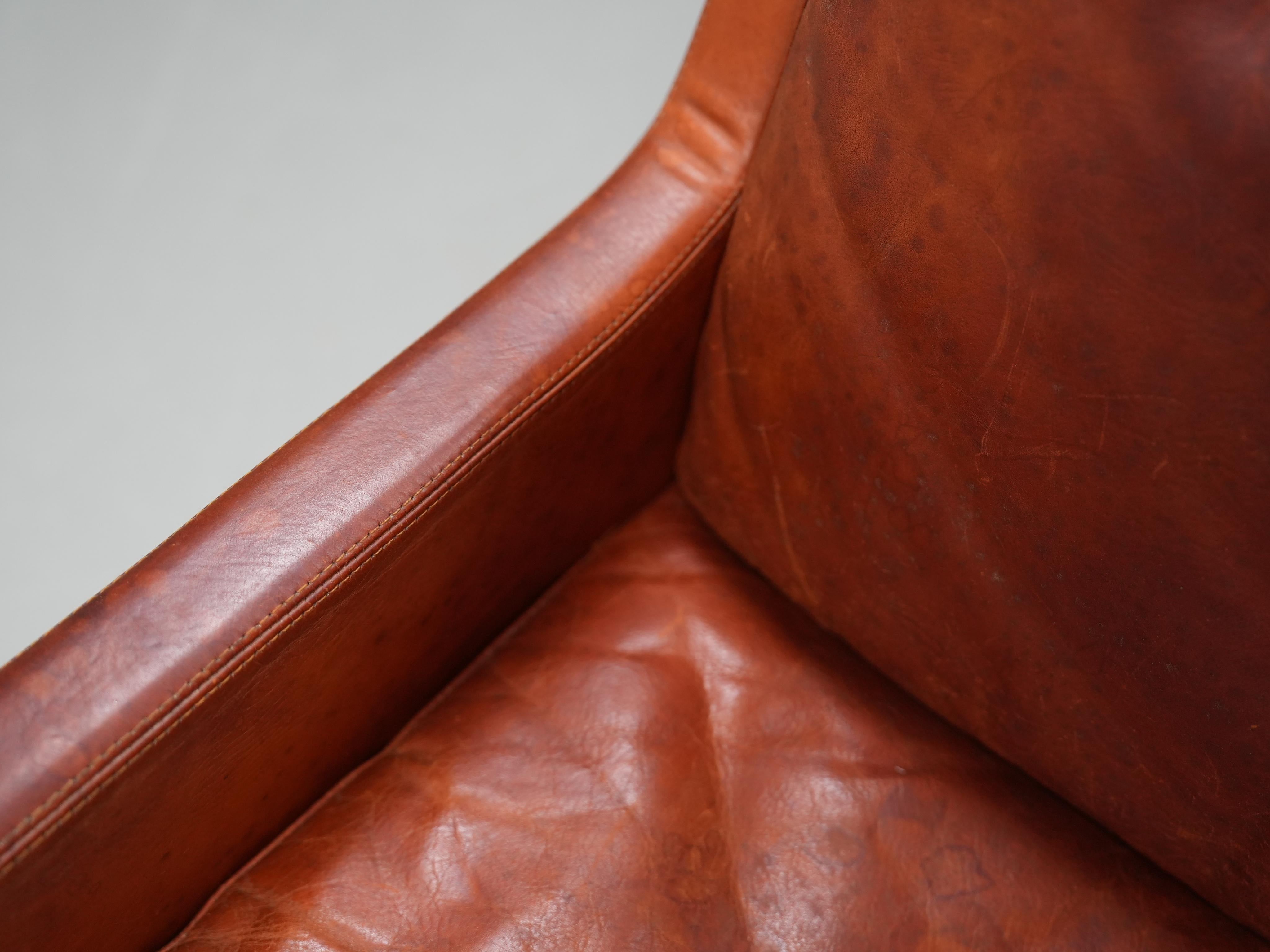 Kai Lyngfeldt Larsen 2 seat sofa in cognac patinated leather, Denmark, 1960’s In Good Condition For Sale In Uithoorn, NL