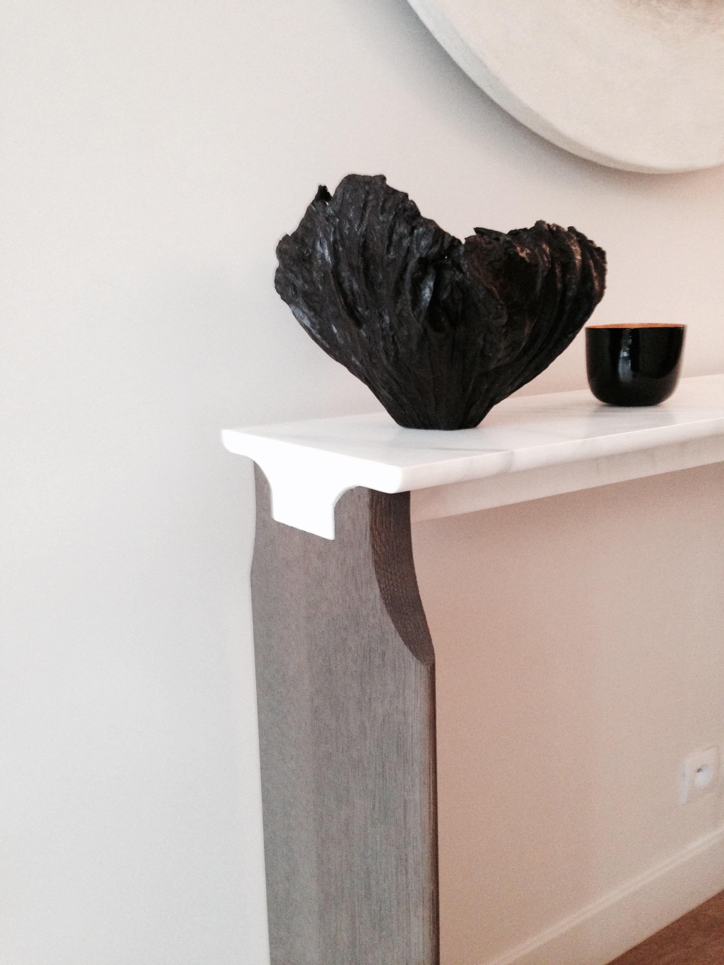 Minimalist Atelier Linné Jay Console in Calacata Carved Marble and Brushed Tinted Oak For Sale