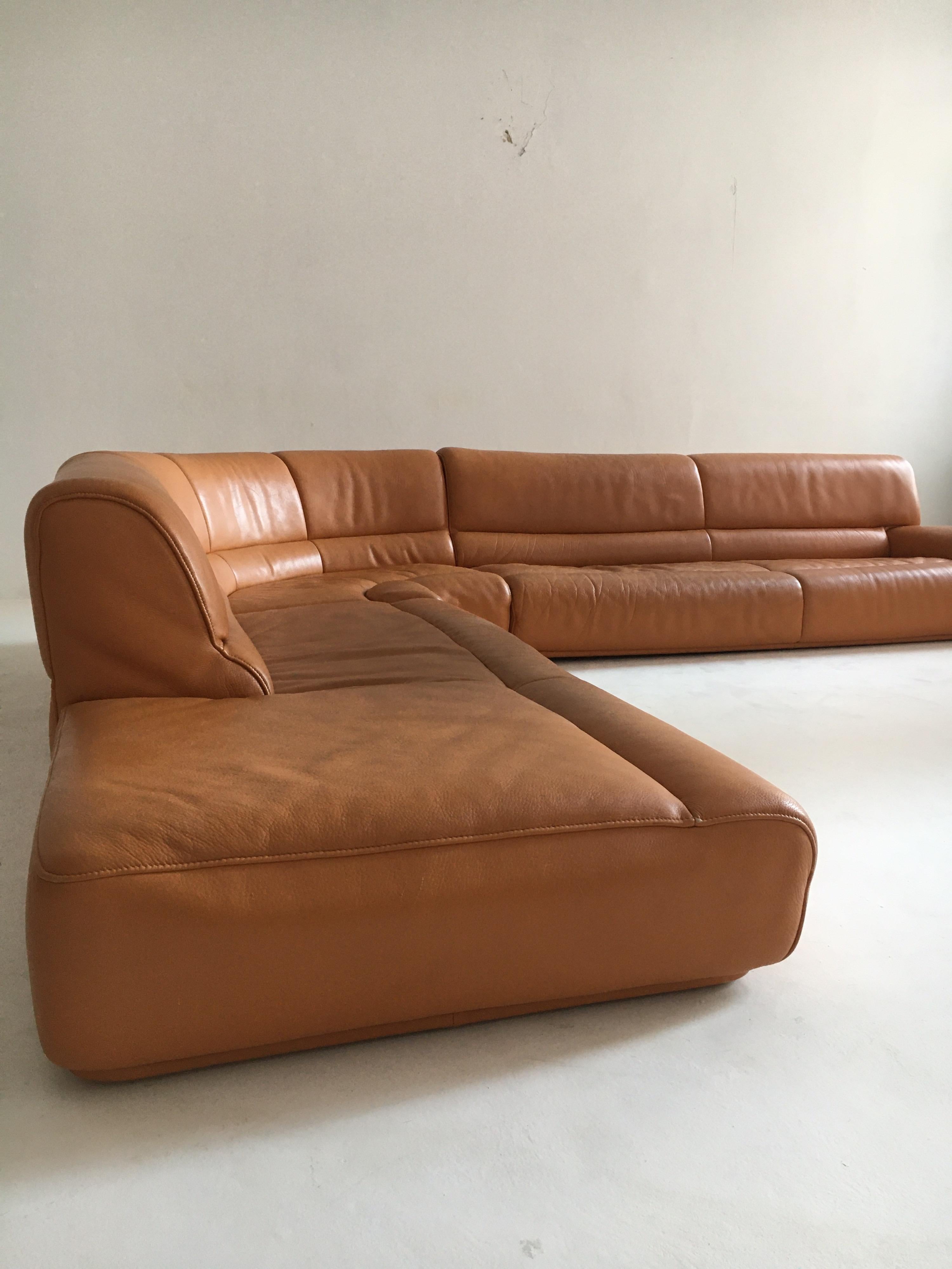De Sede DS-18 Vintage Patinated Cognac Leather Sectional Sofa, Switzerland 1980s 4