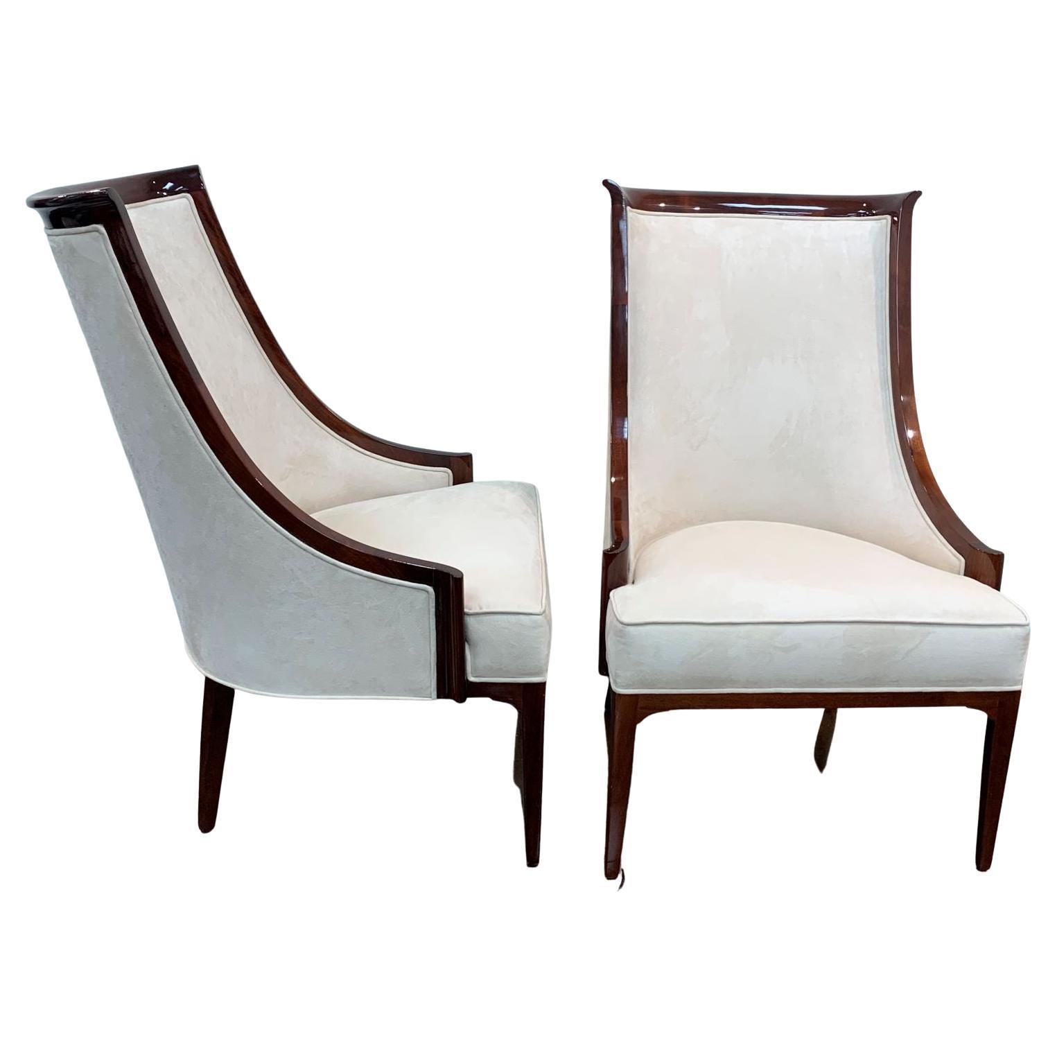 Américain Paire de grands fauteuils de salon américains sculpturaux de style moderne du milieu du siècle en noyer en vente