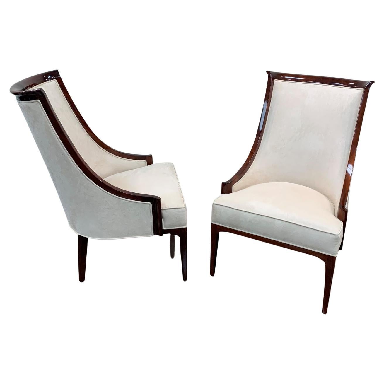 Mid-Century Modern Paire de grands fauteuils de salon américains sculpturaux de style moderne du milieu du siècle en noyer en vente