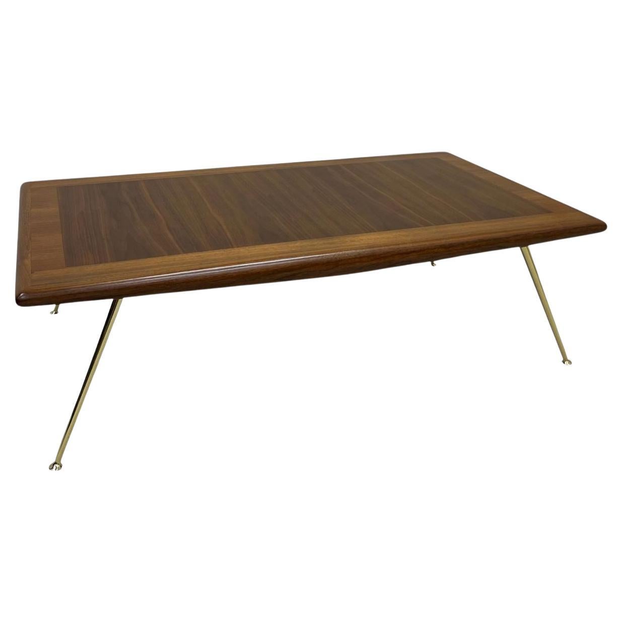 T.H. Tavolino da caffè in noce Robsjohn-Gibbings del metà secolo Modello 1786 Circa 1955 in vendita