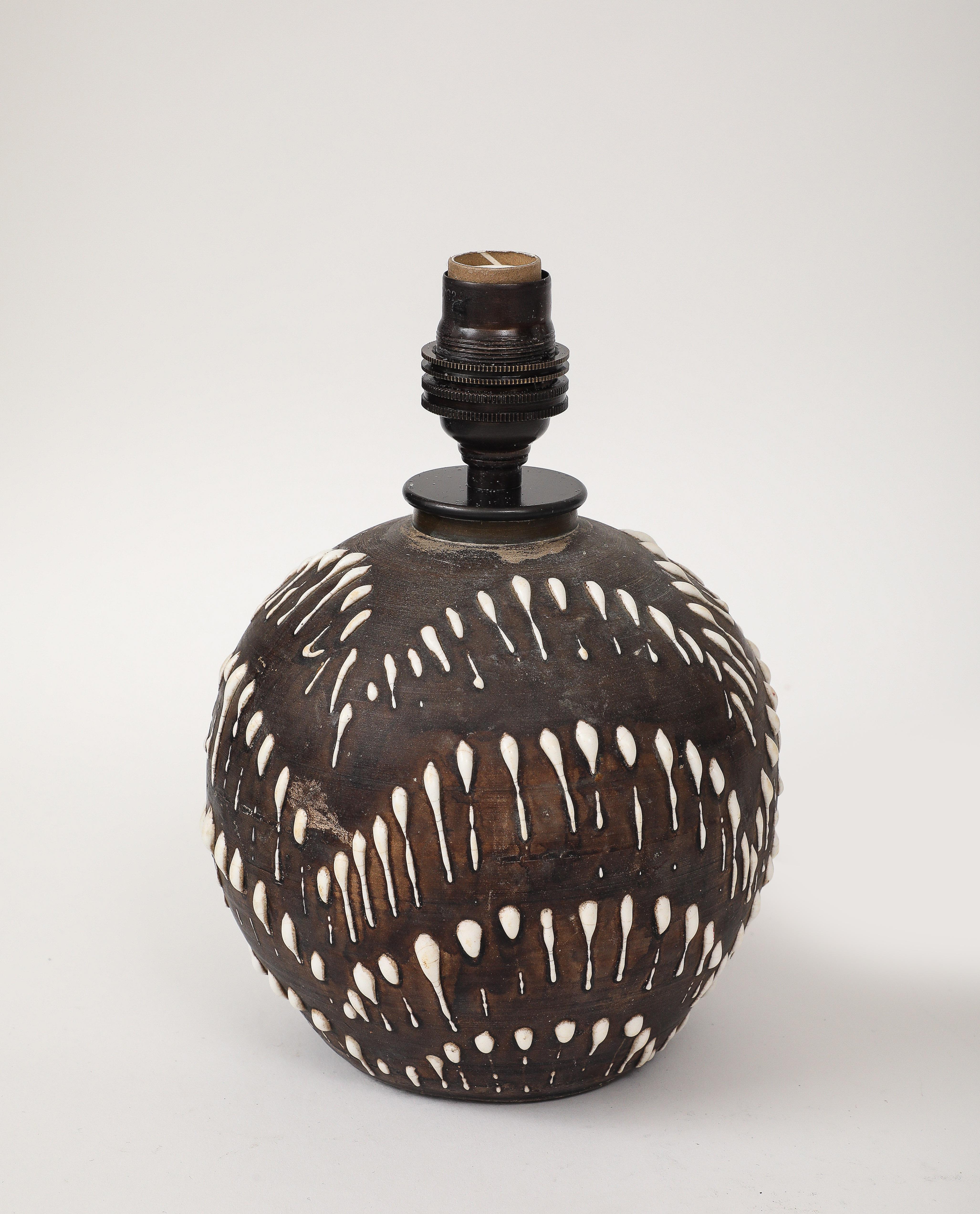 Français Lampe en céramique à motif 