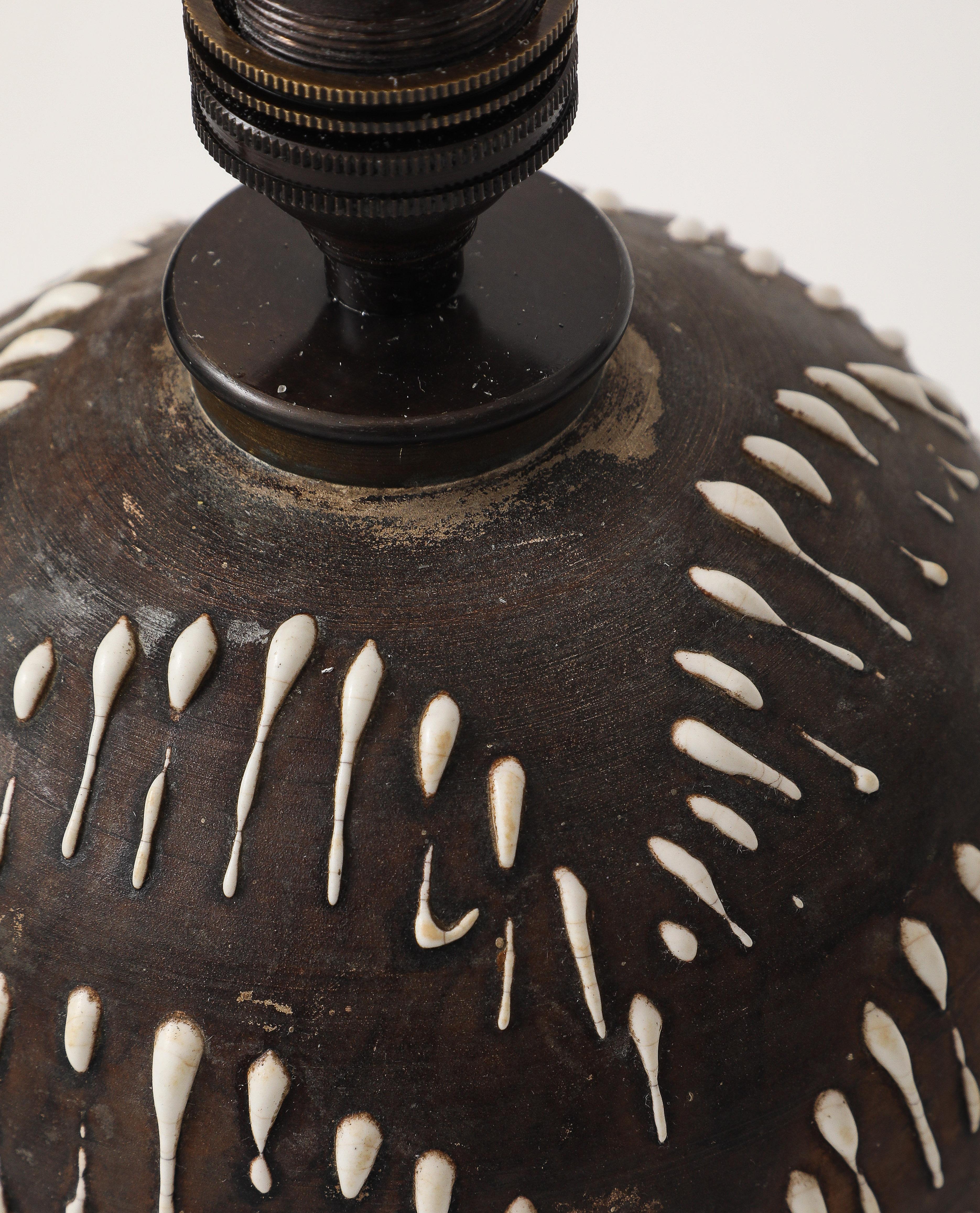Lampe en céramique à motif 