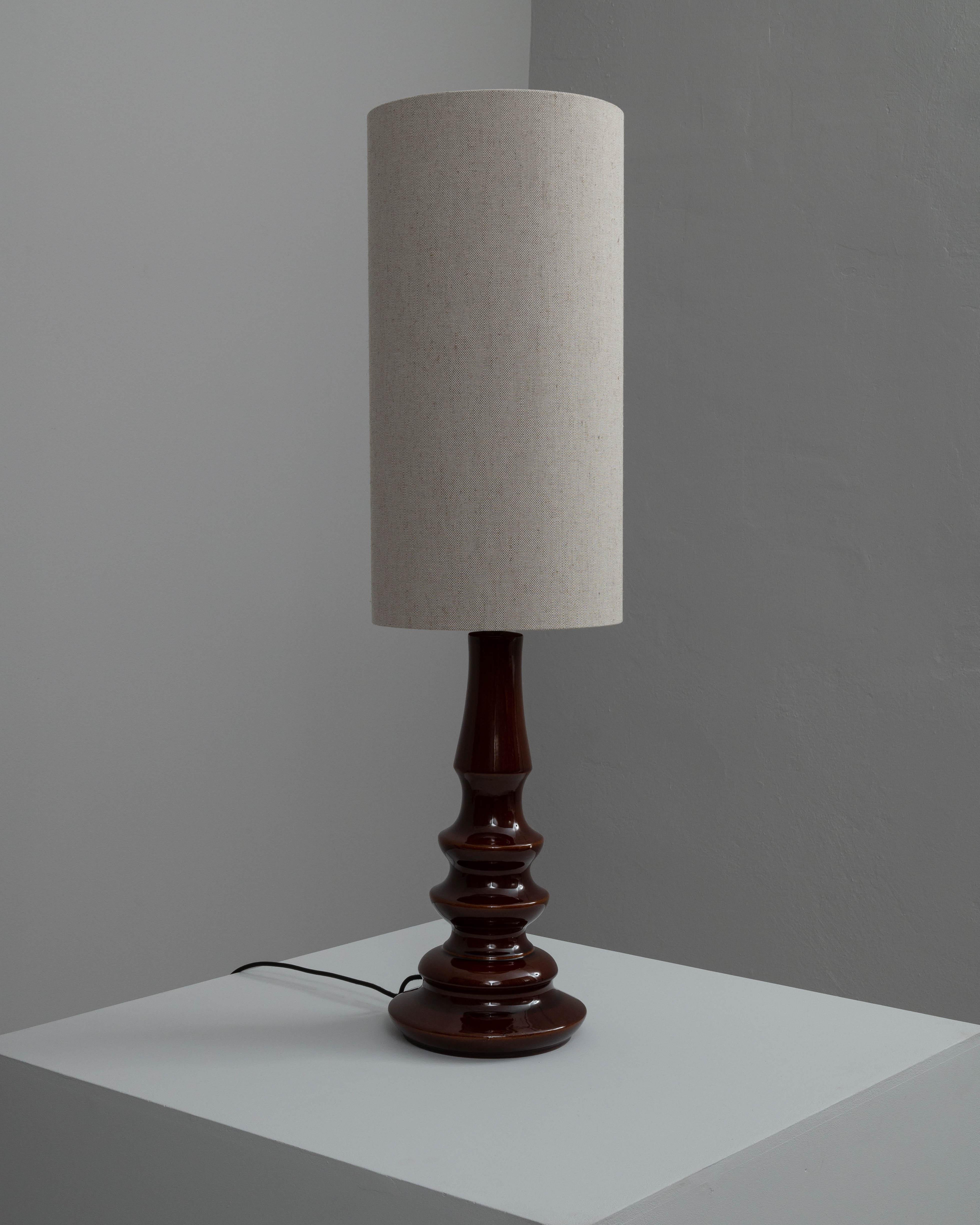 Lampe de table en céramique britannique du début du XXe siècle en vente 4