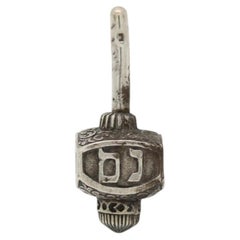 Dreidel vintage de Hanukkah de plata maciza con inscripciones en hebreo