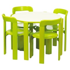 Dietiker Rey Junior Set, Kindertisch und Stühle in Grün, entworfen von Bruno Rey