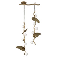 Lampe suspendue Almond du 21e siècle en laiton fabriquée au Portugal par Creativemary