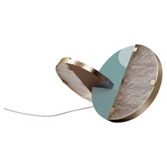 Lampada da tavolo Fly del 21° secolo in ottone con vetro artigianale