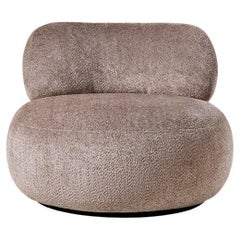 MAJESTIC Modern Swivel Lounge Chair – Sculptural Design & Custom Comfort