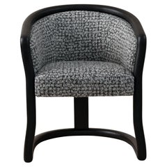 MAJESTÉ Esszimmerstuhl, modern und zeitgenössisch aus Massivholz