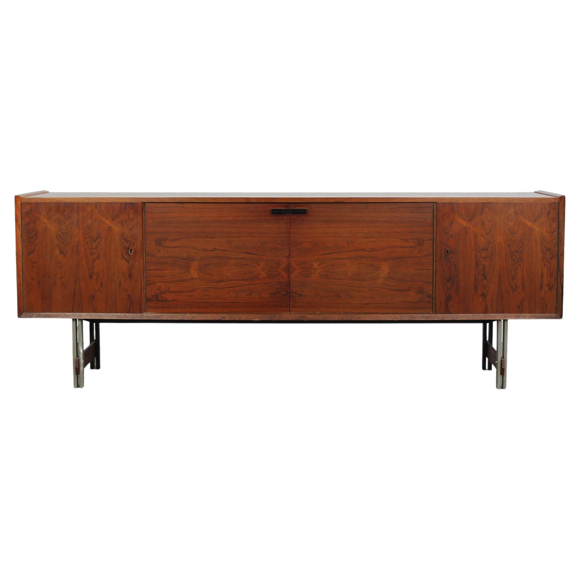 1958 MidCentury Modern Franco Albini MB15 Buffet in Solid Walnut Three Doors For Sale at