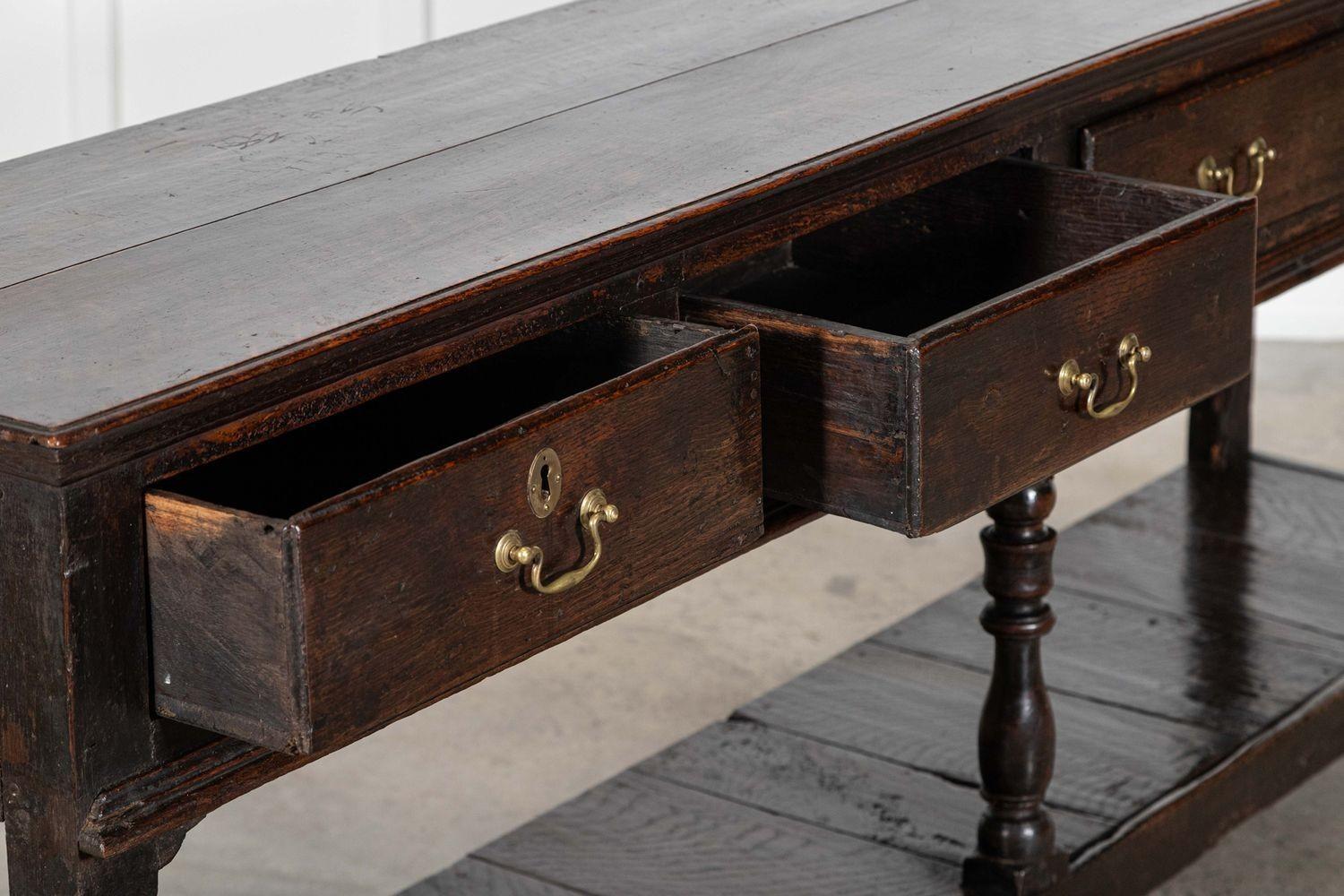 Grande base per cassettone in Oak inglese del XVIII secolo in vendita 9