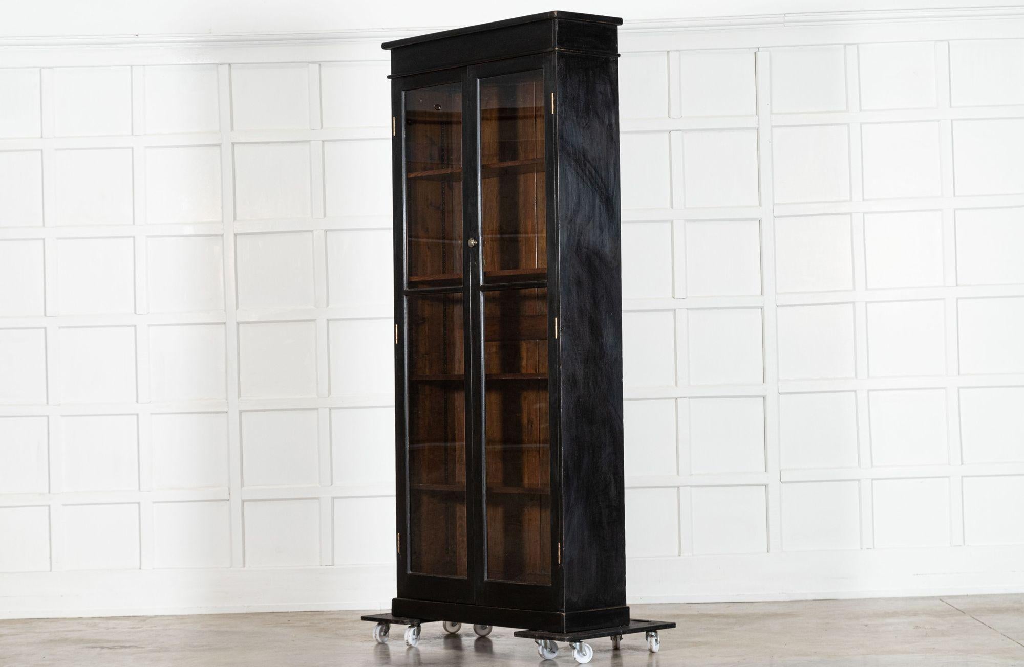 Mobile libreria in Oak inglese del 19° secolo con vetro in vendita 1