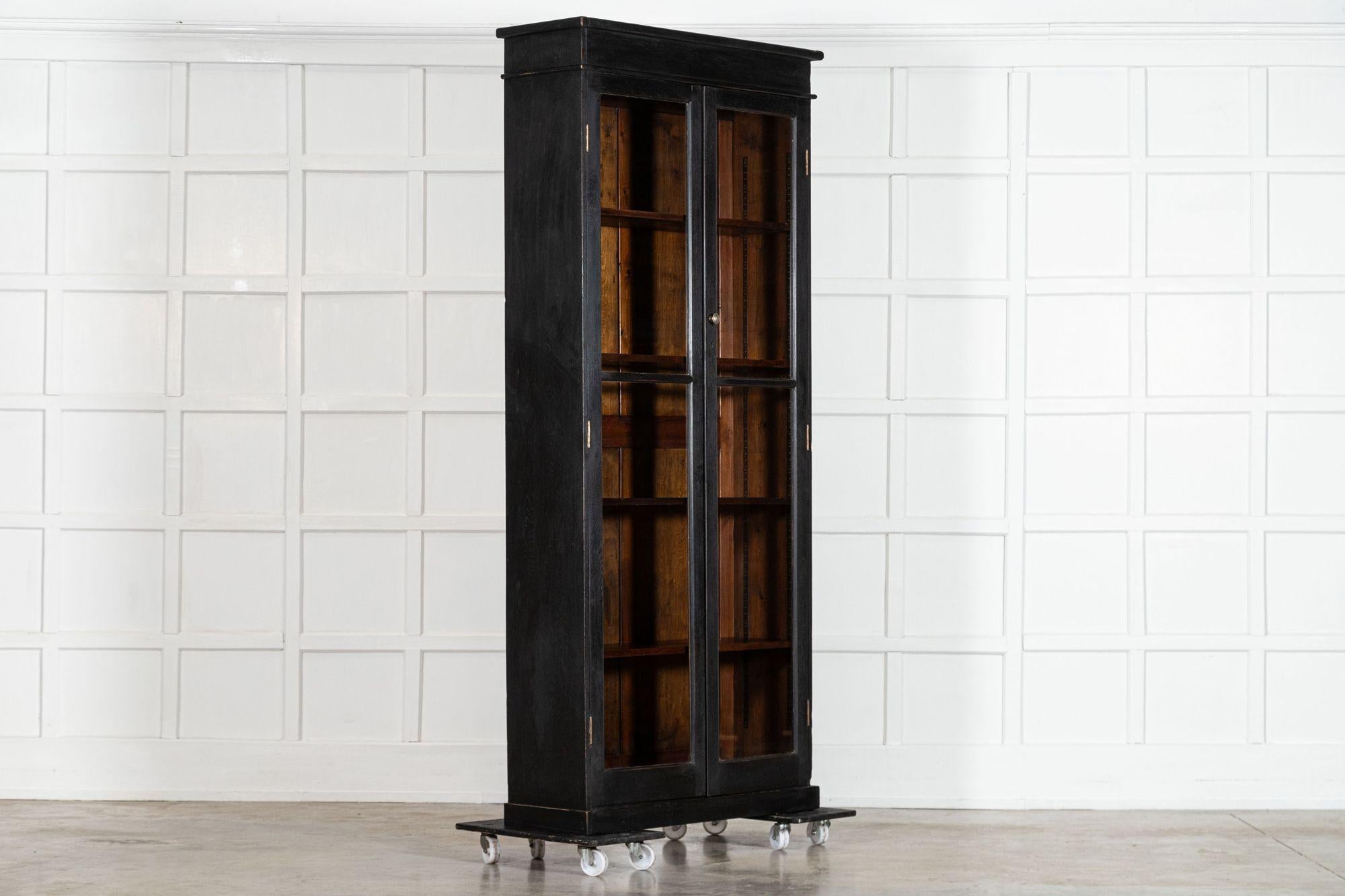 XIX secolo Mobile libreria in Oak inglese del 19° secolo con vetro in vendita