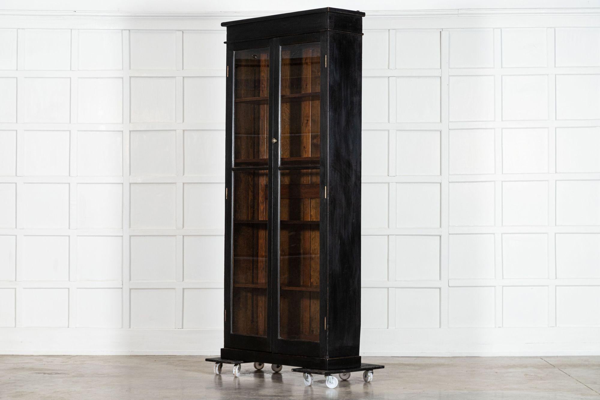 Mobile libreria in Oak inglese del 19° secolo con vetro in vendita 1