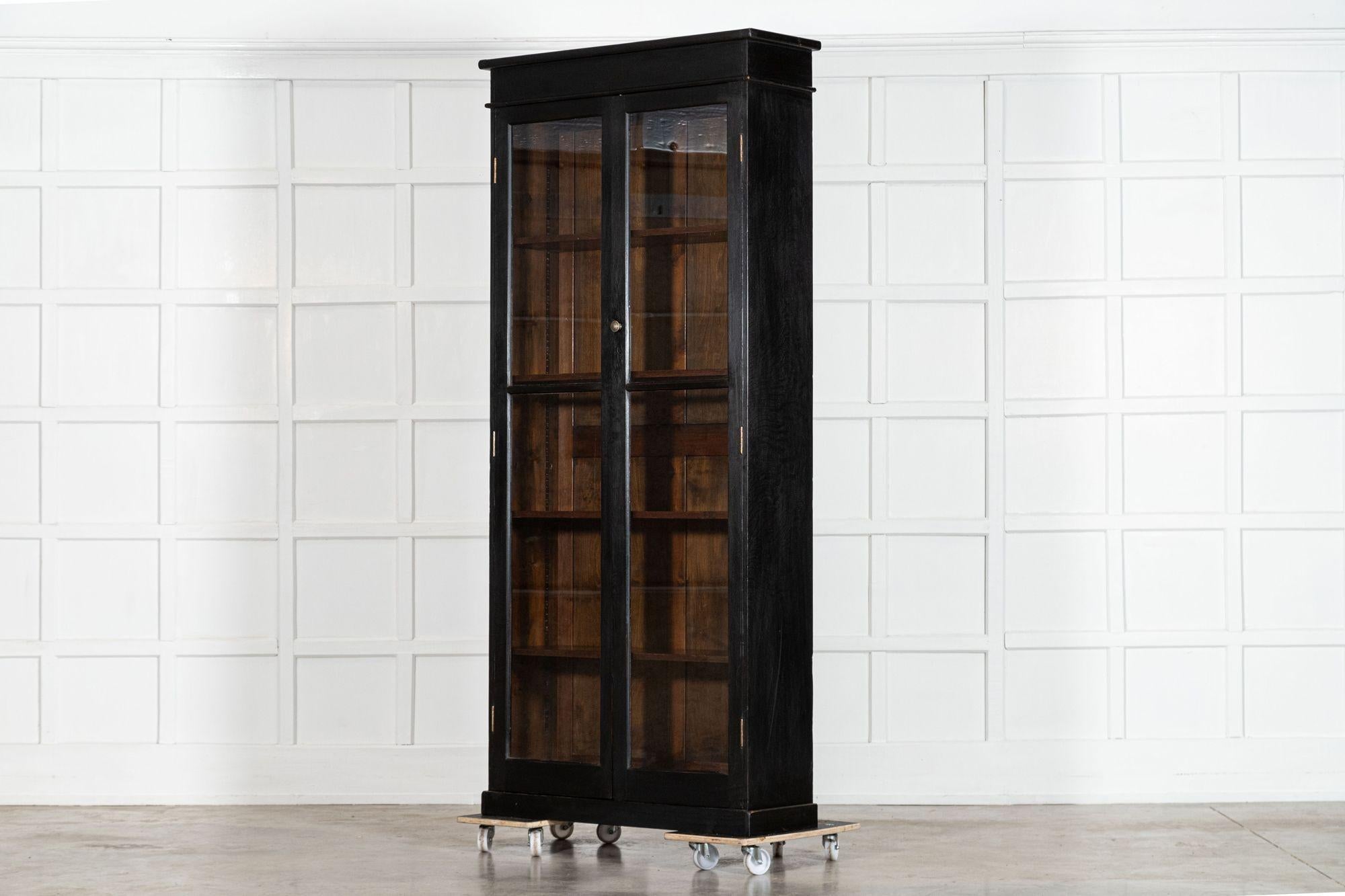 Mobile libreria in Oak inglese del 19° secolo con vetro in vendita 1