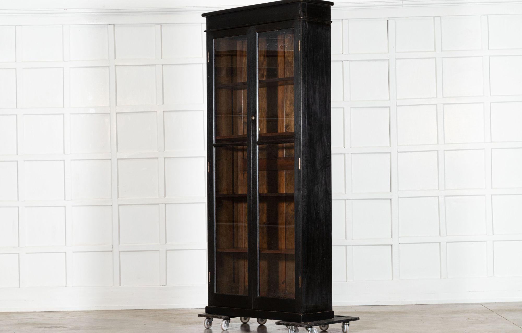 Mobile libreria in Oak inglese del 19° secolo con vetro in vendita 1