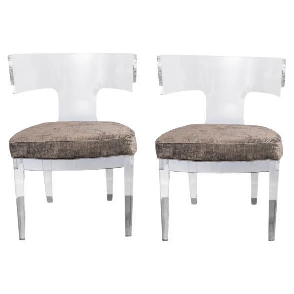 Moderno  Pareja de sillas Klismos de Lucite de estilo Hollywood Regency