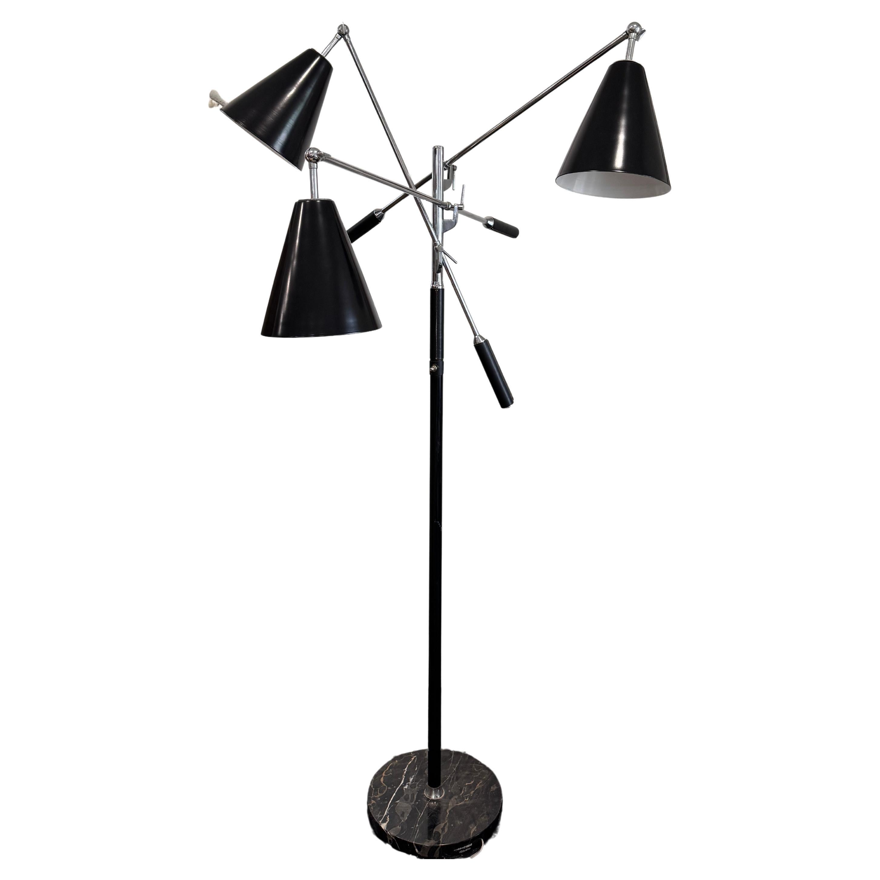 Arredoluce Lampada da terra Triennale con base in marmo nero in vendita 1