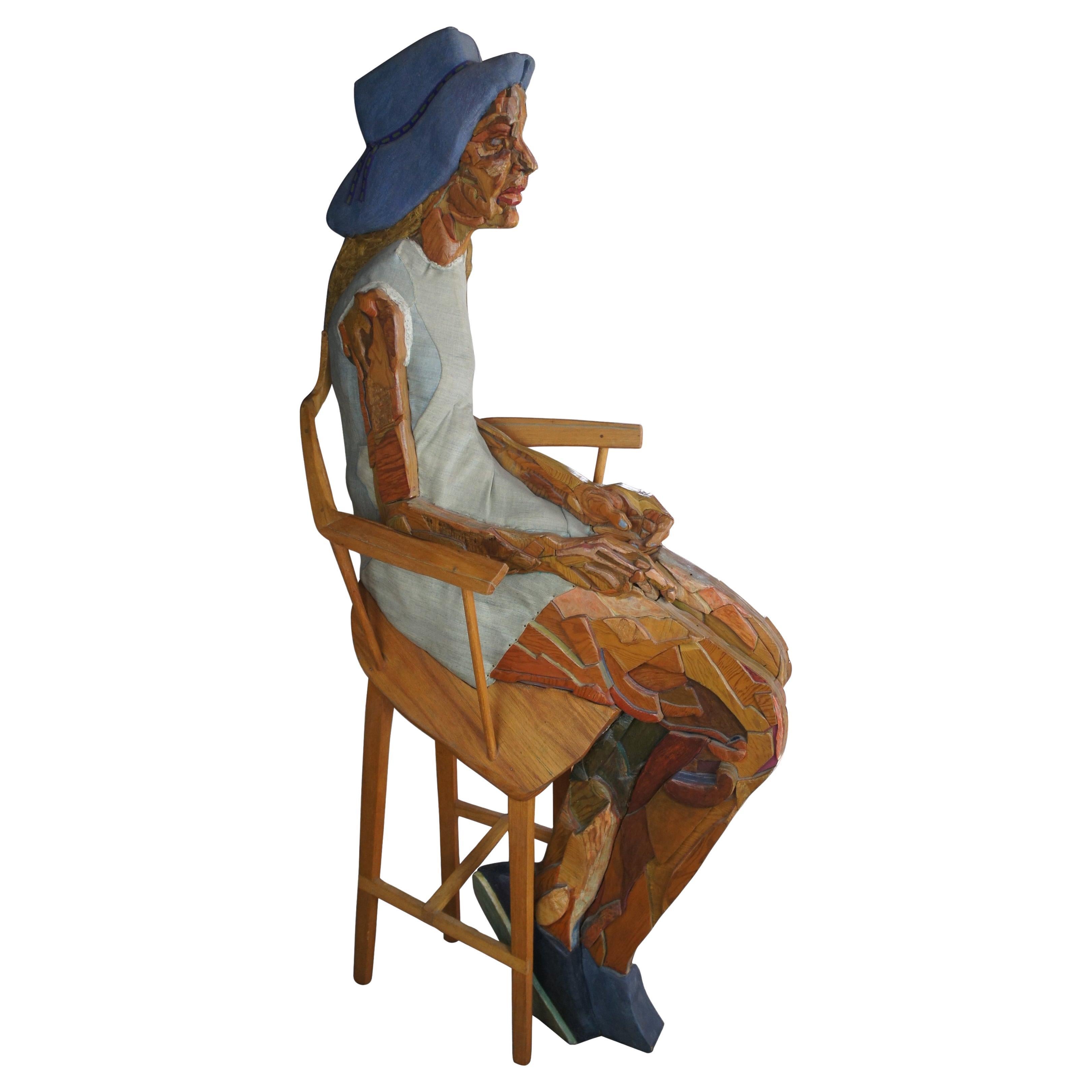 Thomas Thomas Giebink Scultura d'arte di grandi dimensioni in Wood Gail Donna in sedia in vendita